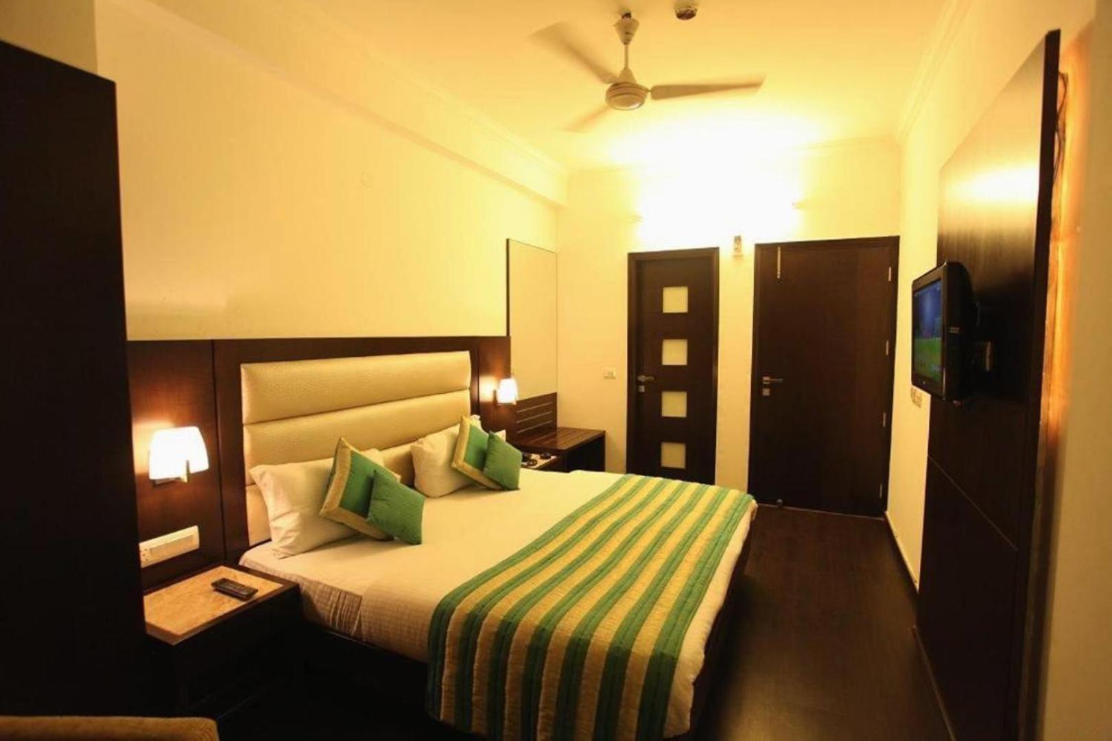 Hotel Chanchal Continental - 02 Mins From New Delhi Railway Station Zewnętrze zdjęcie