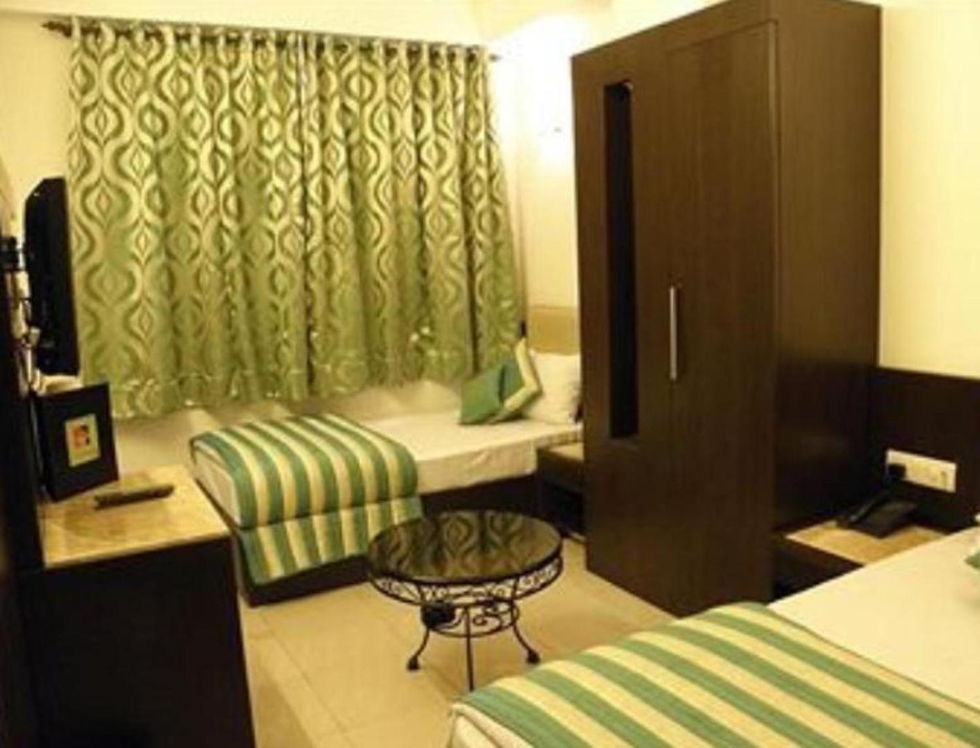 Hotel Chanchal Continental - 02 Mins From New Delhi Railway Station Zewnętrze zdjęcie