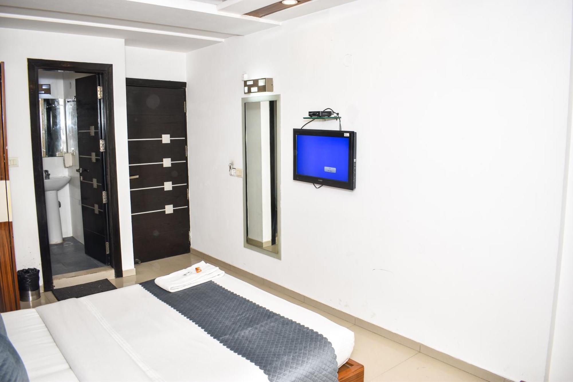 Hotel Chanchal Continental - 02 Mins From New Delhi Railway Station Zewnętrze zdjęcie