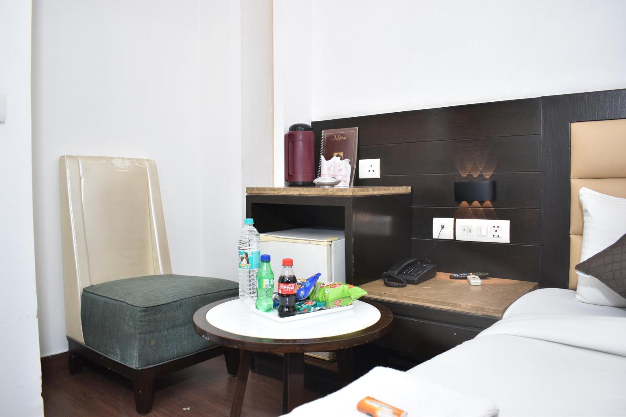Hotel Chanchal Continental - 02 Mins From New Delhi Railway Station Zewnętrze zdjęcie