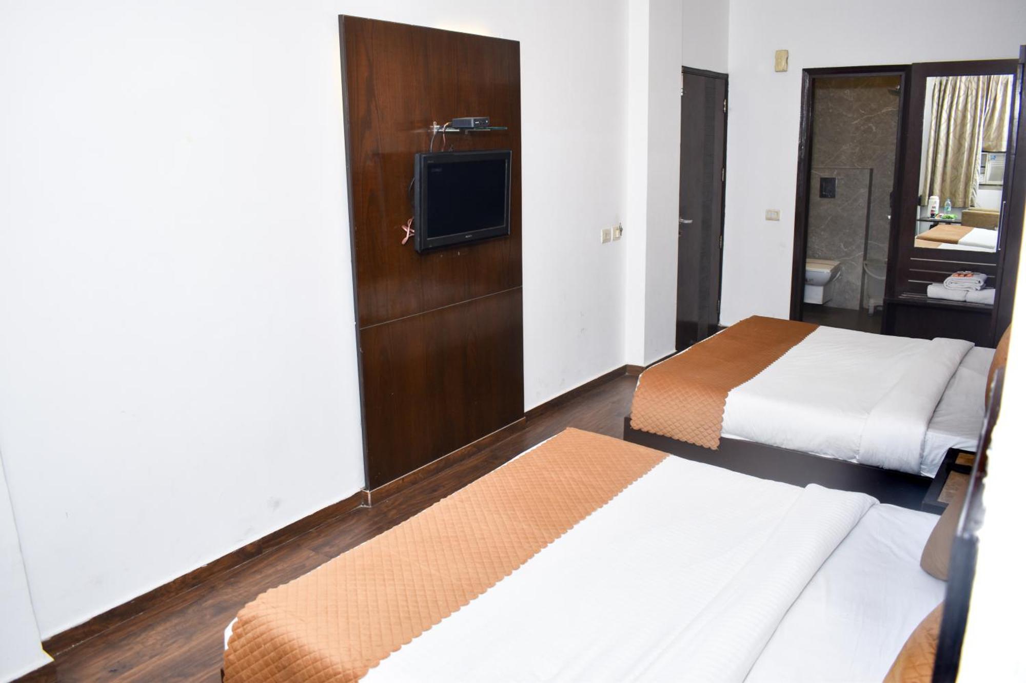 Hotel Chanchal Continental - 02 Mins From New Delhi Railway Station Zewnętrze zdjęcie