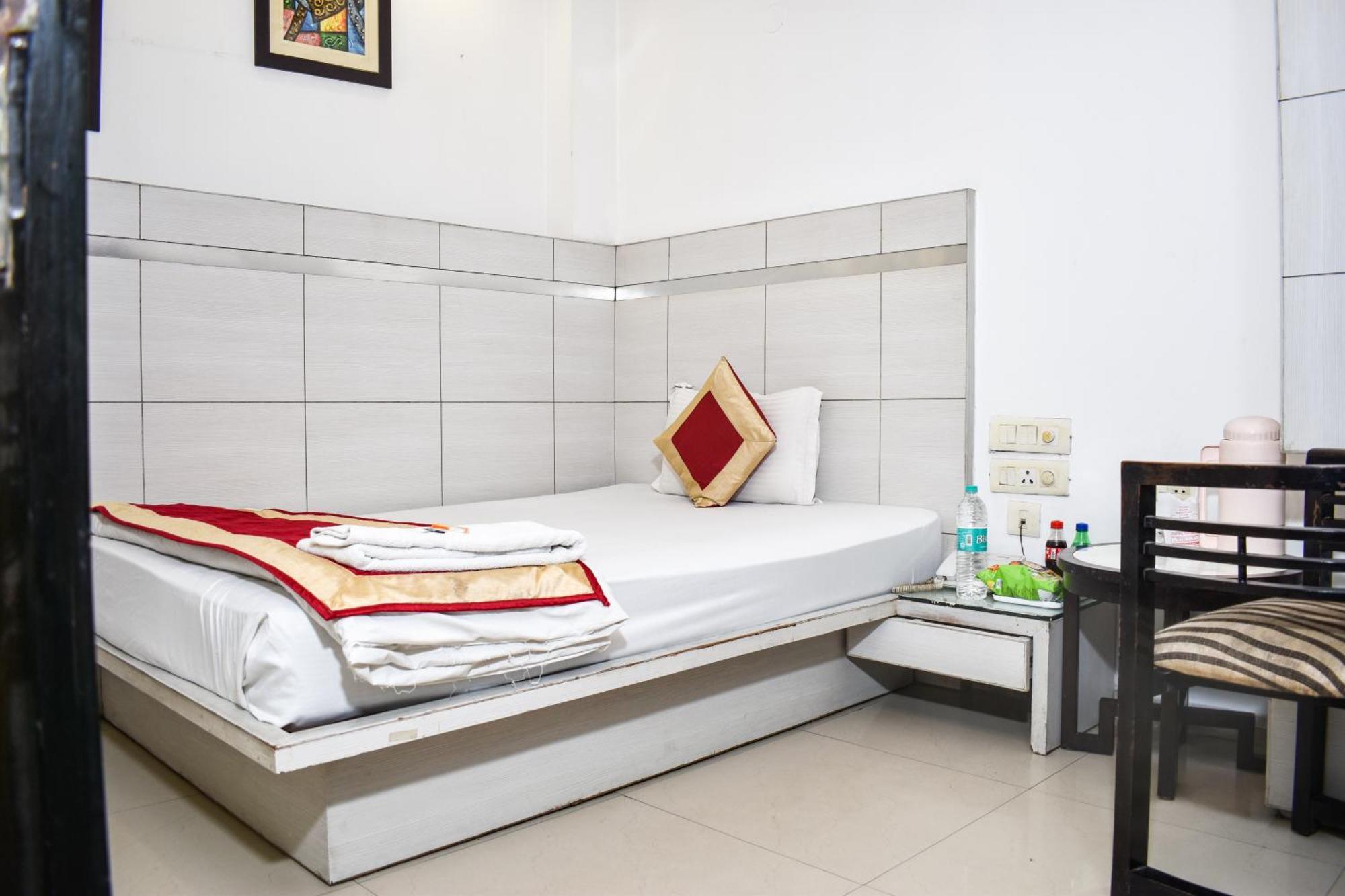 Hotel Chanchal Continental - 02 Mins From New Delhi Railway Station Zewnętrze zdjęcie