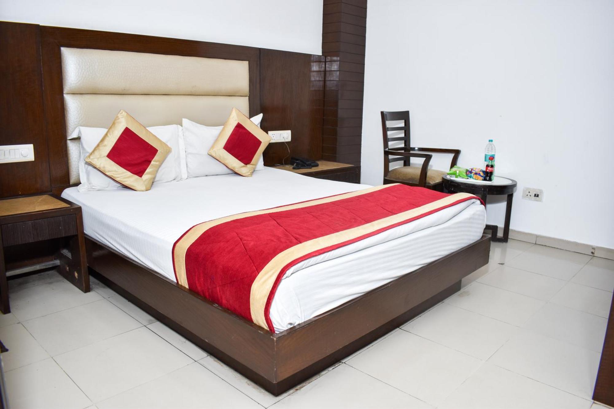 Hotel Chanchal Continental - 02 Mins From New Delhi Railway Station Zewnętrze zdjęcie