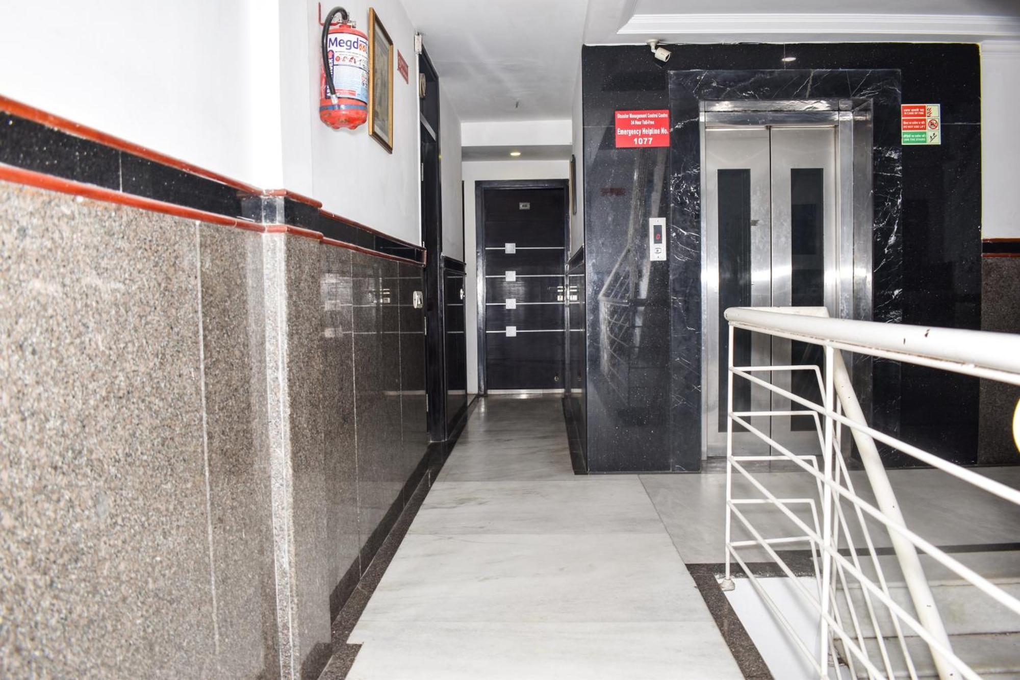 Hotel Chanchal Continental - 02 Mins From New Delhi Railway Station Zewnętrze zdjęcie