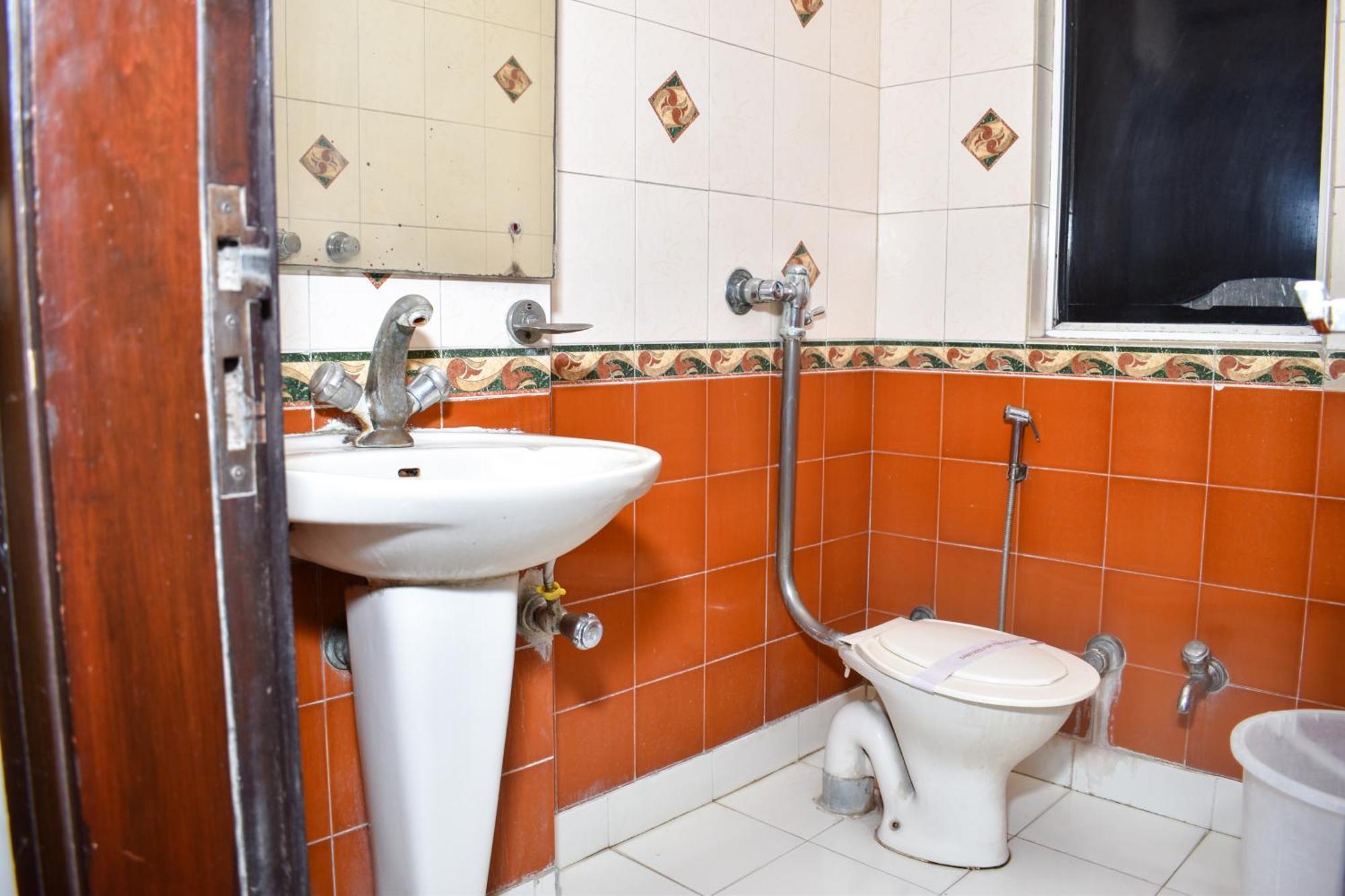 Hotel Chanchal Continental - 02 Mins From New Delhi Railway Station Zewnętrze zdjęcie