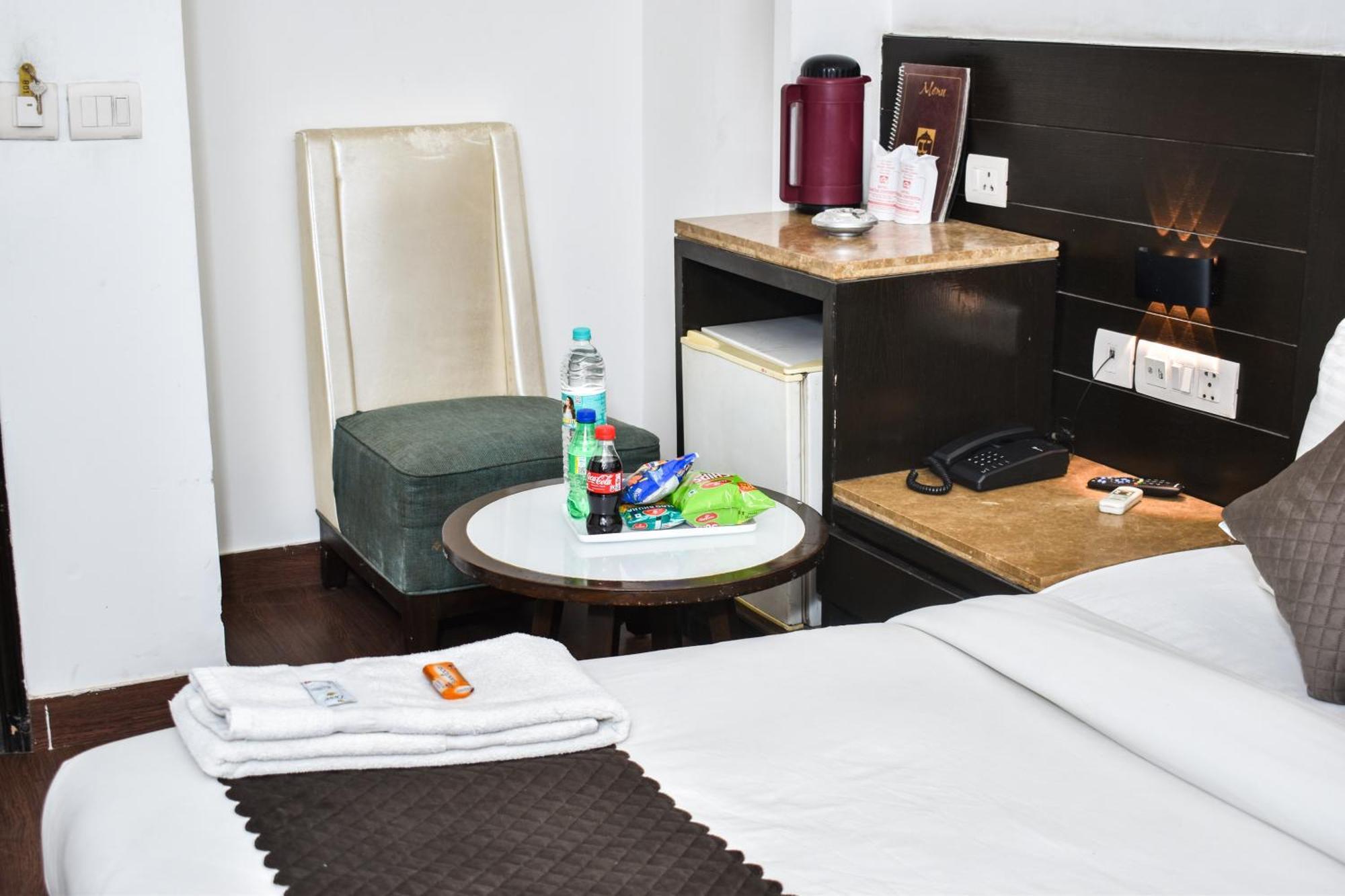 Hotel Chanchal Continental - 02 Mins From New Delhi Railway Station Zewnętrze zdjęcie