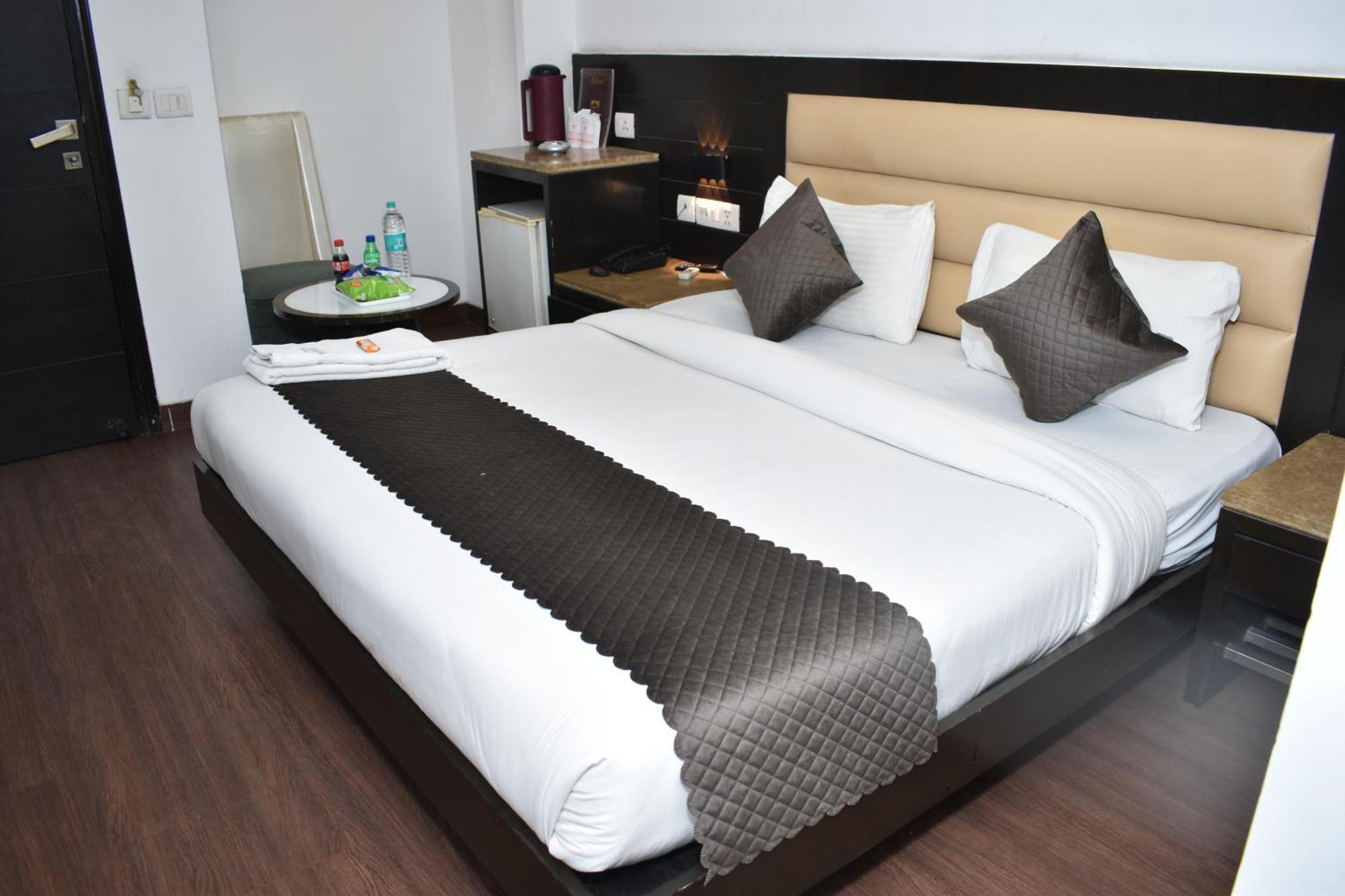 Hotel Chanchal Continental - 02 Mins From New Delhi Railway Station Zewnętrze zdjęcie
