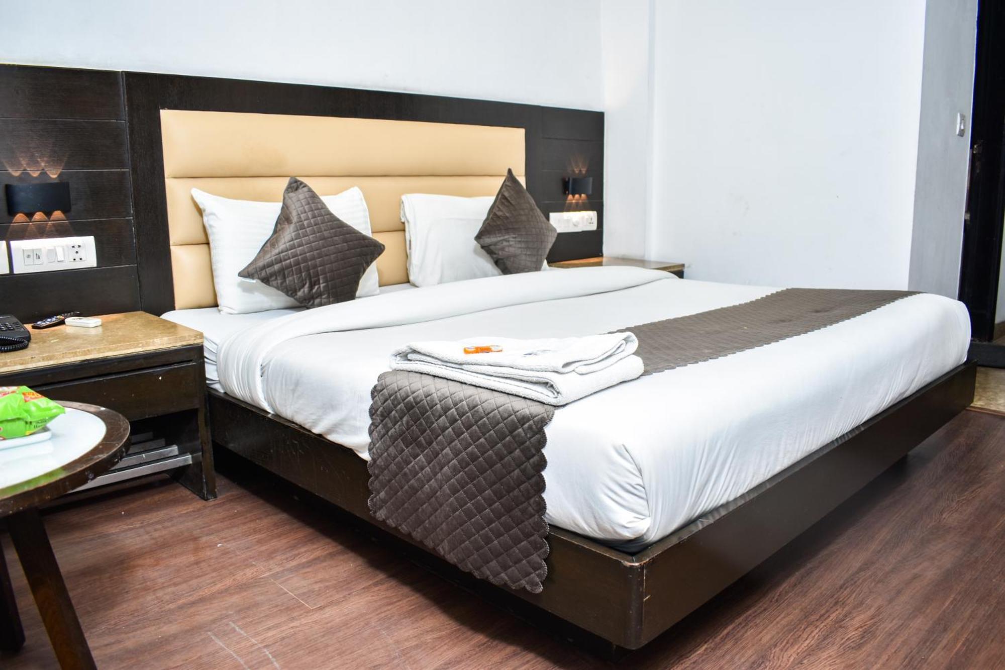 Hotel Chanchal Continental - 02 Mins From New Delhi Railway Station Zewnętrze zdjęcie