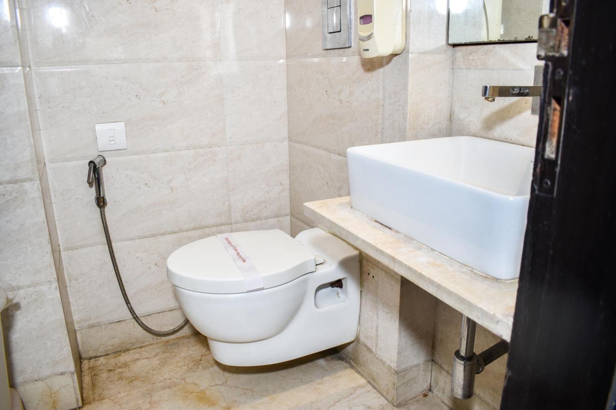 Hotel Chanchal Continental - 02 Mins From New Delhi Railway Station Zewnętrze zdjęcie