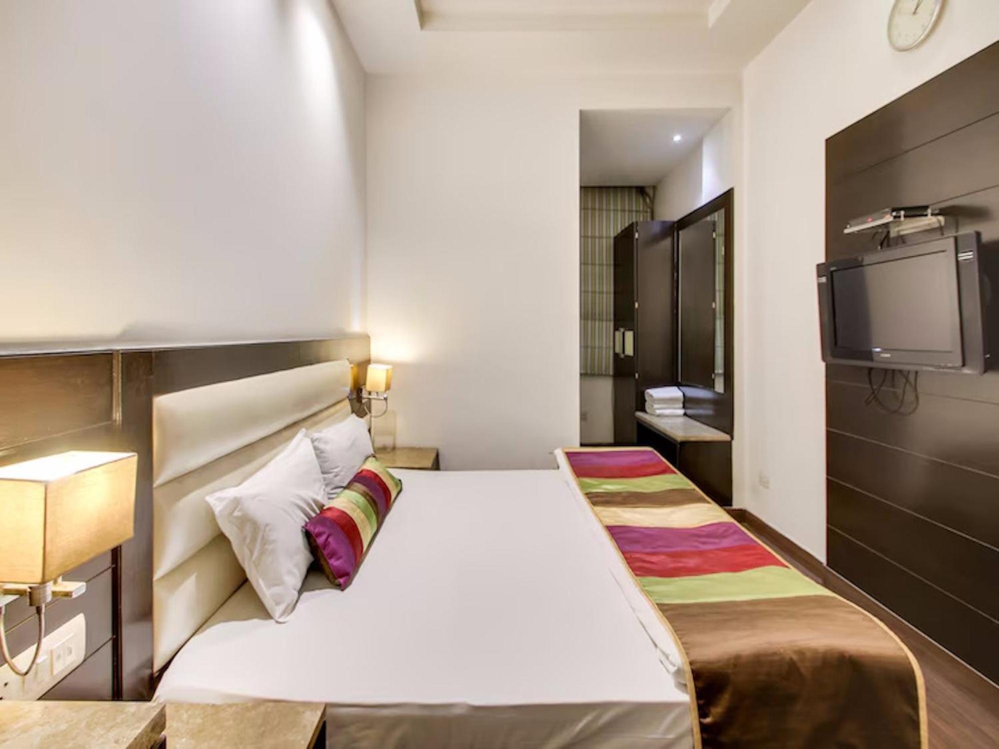 Hotel Chanchal Continental - 02 Mins From New Delhi Railway Station Zewnętrze zdjęcie