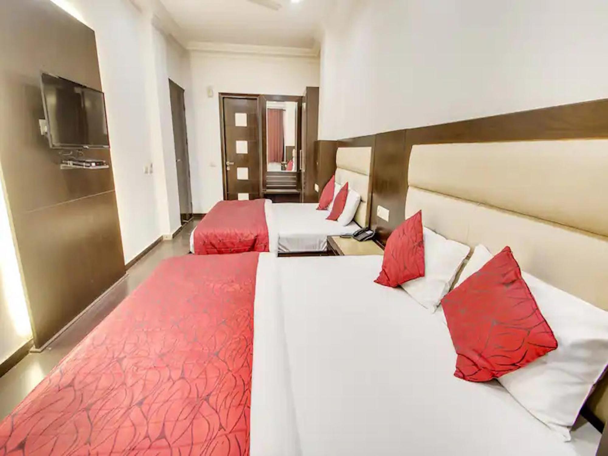 Hotel Chanchal Continental - 02 Mins From New Delhi Railway Station Zewnętrze zdjęcie