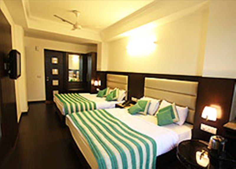 Hotel Chanchal Continental - 02 Mins From New Delhi Railway Station Zewnętrze zdjęcie